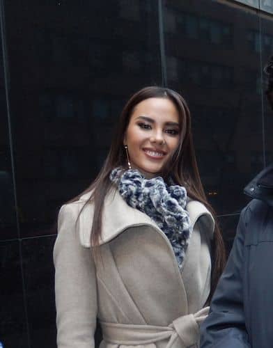 Catriona Gray regresa a Miss Universe como corresponsal entre bastidores