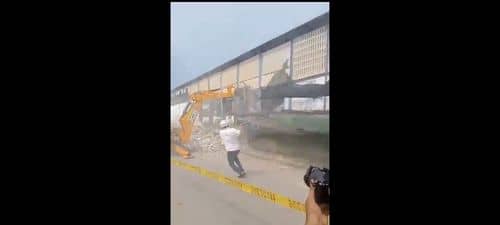 Video: Alcalde de Cartagena se salva de morir aplastado por un muro en una escuela