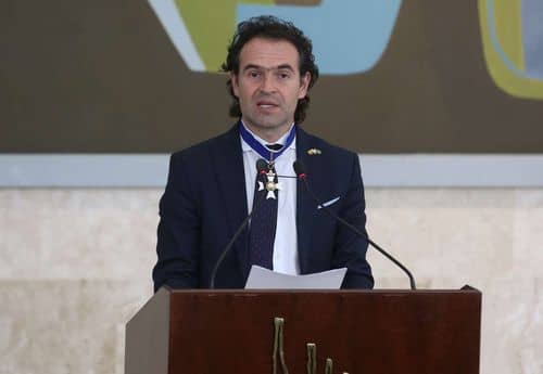 Alcalde de Medellín propone vender acciones de EPM al Gobierno para evitar crisis financiera