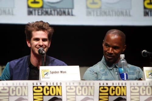 Andrew Garfield habla sobre la pérdida de su madre con Elmo en un emotivo video