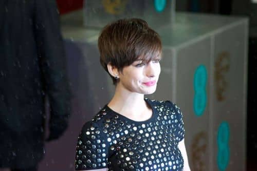 Anne Hathaway: Resiliencia y Redención