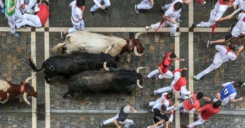 Arrancan los Sanfermines 2024: Pamplona estalla de alegría con el chupinazo