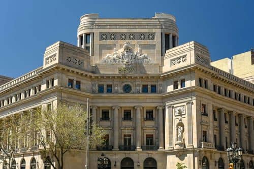 BBVA reorganiza su cúpula directiva para afrontar la integración del Sabadell