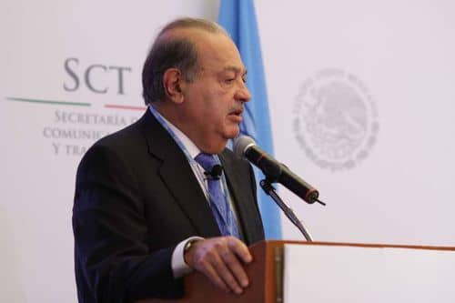 Carlos Slim pide cambios para combatir pobreza en México