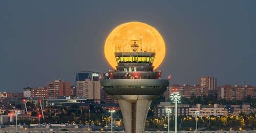 Controladores aéreos anuncian paros que ponen en riesgo los vuelos en Argentina