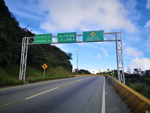 Derrumbe en Alto de La Línea mantiene cerrada la vía entre Quindío y Tolima