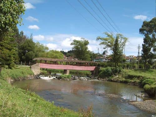 Dos hombres borrachos se estrellan contra una casa en Rionegro, Antioquia