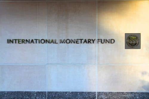 El FMI analiza eliminar recargos por intereses en la deuda de Argentina