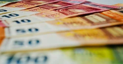 El FMI avala la competencia de monedas en Argentina, pero descarta la dolarización