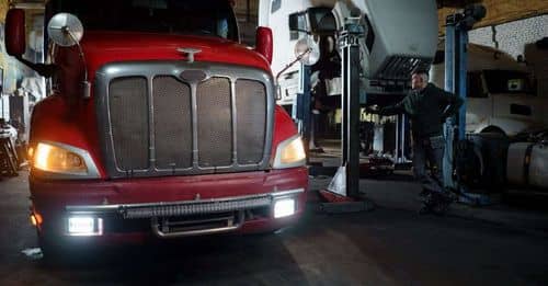 El Gobierno protege a los pequeños camioneros y volqueteros frente al paro de transportadores