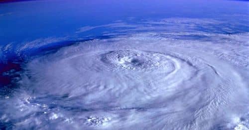 El huracán Beryl se intensifica a categoría 3, sin peligro para México