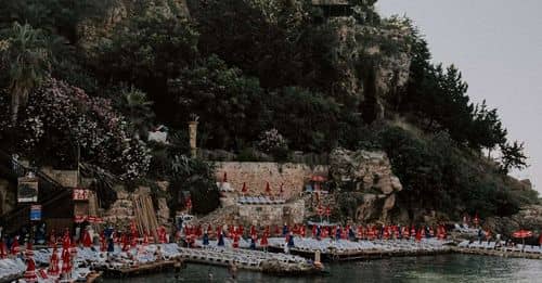 El malestar por el sobreturismo lleva a regular las plataformas de alquiler turístico