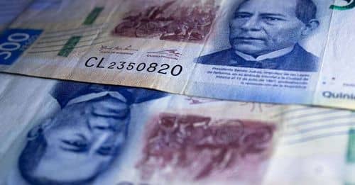 El peso mexicano, al borde de las 20 unidades por dólar: causas y posibles soluciones