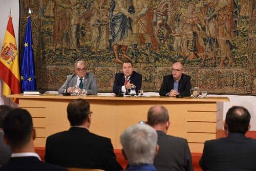 El PP busca unidad en financiación autonómica, priorizando solidaridad sobre criterios