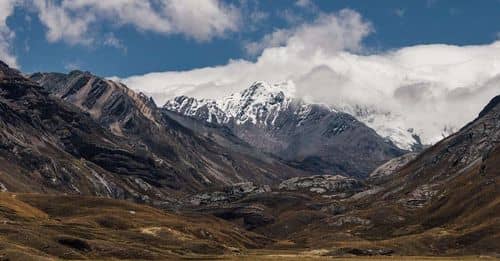 Emergencia en Caldas: Más de 30 personas atrapadas en Los Nevados tras un derrumbe