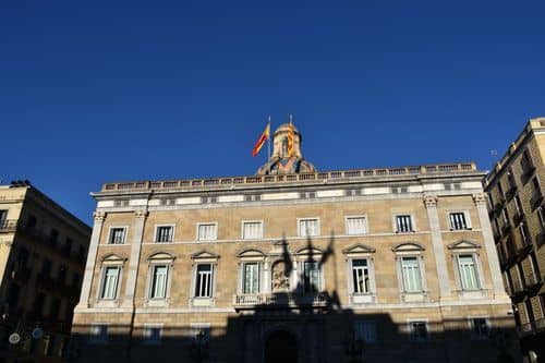 ERC da luz verde a que la Generalitat recaude impuestos