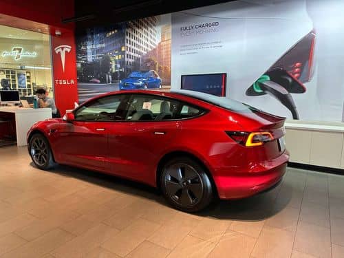 Estados Unidos investiga la conducción autónoma de Tesla tras la muerte de un peatón