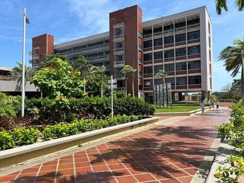 Estudiante de la Universidad del Atlántico fallece tras lanzarse desde el sexto piso