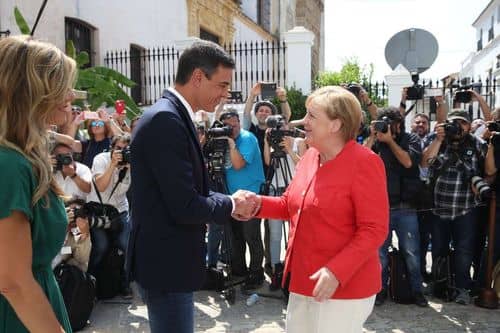 Inicio de campaña electoral catalana con la sombra de Pedro Sánchez