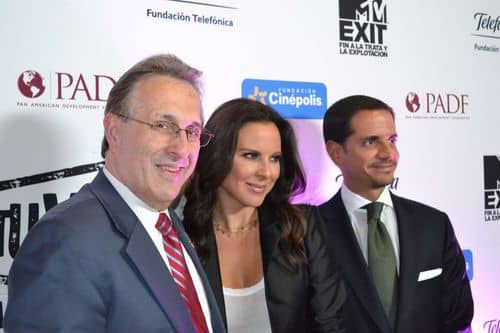 Kate del Castillo Rifará Millonario Auto Lexus 500 LC para Obra Benéfica