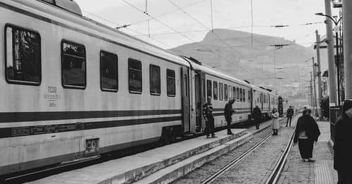 La Fraternidad Anuncia Medidas de Fuerza en Trenes: Circulación a 30 km/h