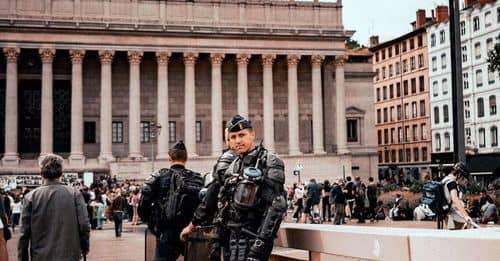 La Guardia Civil celebra en el centro de Vitoria el día de su patrona tras 180 años