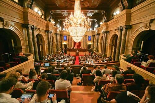 La Mesa del Parlament activa agosto para una investidura fallida