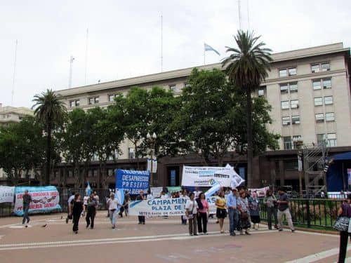 La Policía Federal impide el ingreso a la Universidad Nacional Madres de Plaza de Mayo