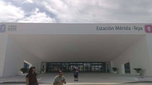 Malestar y críticas por retrasos y cancelaciones en el servicio del Tren Maya