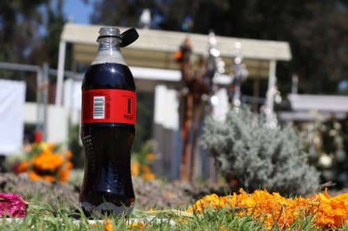 México, el país que más consume Coca-Cola: impacto en la salud y factores culturales