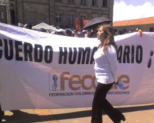 Multitudinarias marchas en Bogotá en apoyo a las reformas sociales