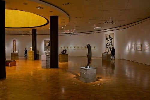 Museo de Arte Moderno de Buenos Aires inaugura nuevas exposiciones: "Moderno y MetaModerno" y "La trama sensible"