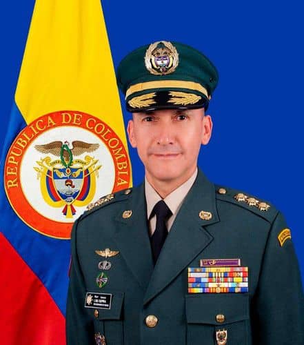 Nuevo comandante del Ejército asume el cargo en medio de desafíos