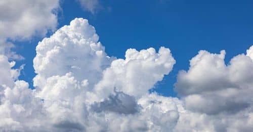 Pergamino goza de un día soleado y cálido con cielo despejado