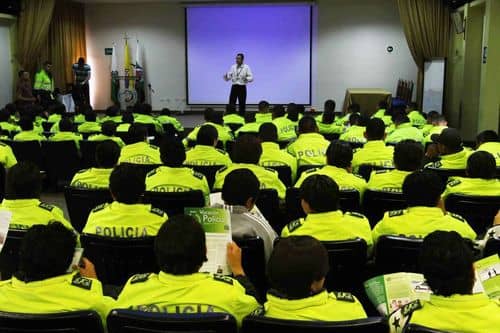 Rayo impacta sobre Escuela de Carabineros en Manizales, dejando estudiantes heridos