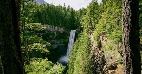 Ruta de senderismo cerca de Madrid: el Puente de la Angostura y la Cascada de la Presa del Pradillo