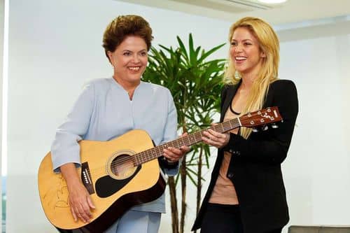 Shakira prende el Hard Rock Stadium en el entretiempo de la final de la Copa América