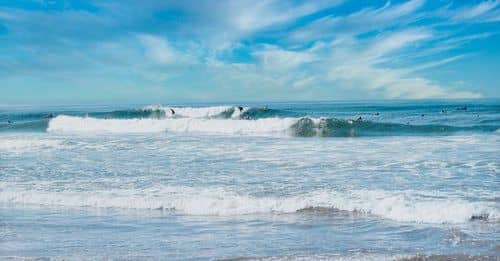 Surfistas extranjeros asesinados y arrojados a un pozo en Baja California