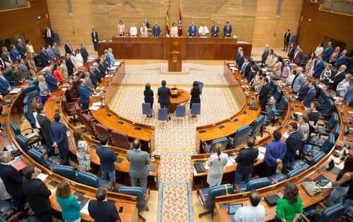 Tensión en Alcorcón: Diputada de Vox exhibe balas en pleno para denunciar "abandono" policial