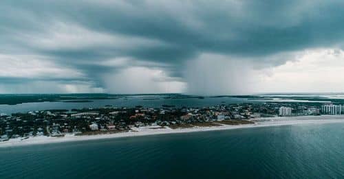 Tormenta Tropical Nadine toca Tierra en Belice y Afecta a México