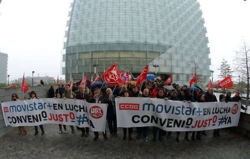 Trabajadores despedidos denuncian políticas del Gobierno ante diputados del Frente de Izquierda y Unión por la Patria