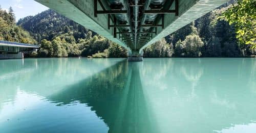 Tragedia en el río Saldaña: un muerto y cinco desaparecidos por desplome de puente