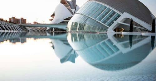 Valencia se harta del turismo: los vecinos exigen medidas contra la turistificación