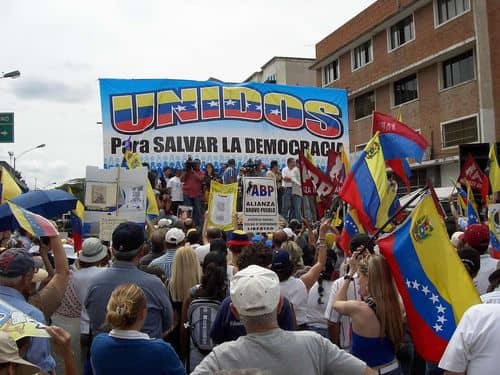 Venezuela: Maduro remodela su gabinete y continúa la represión contra la oposición