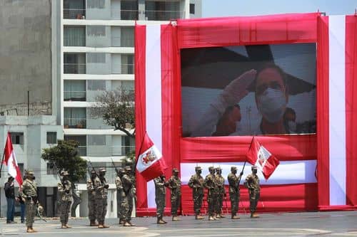 Veteranos abuchean a Mindefensa por convenio con ex-Farc en Hospital Militar