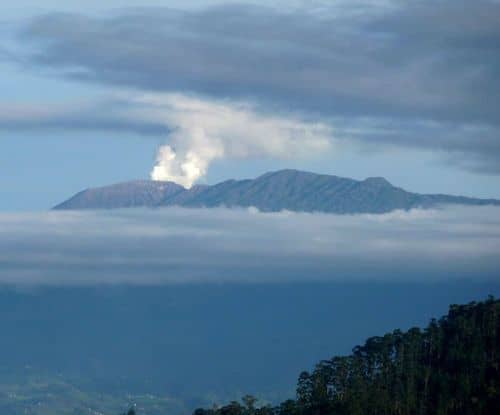 Volcán Turrialba: Aventura y Naturaleza en Costa Rica