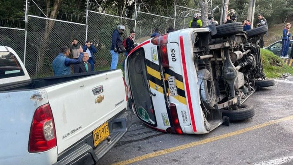 Comunicado oficial del Ejercito sobre accidente con ruta escolar en la circunvalar hoy