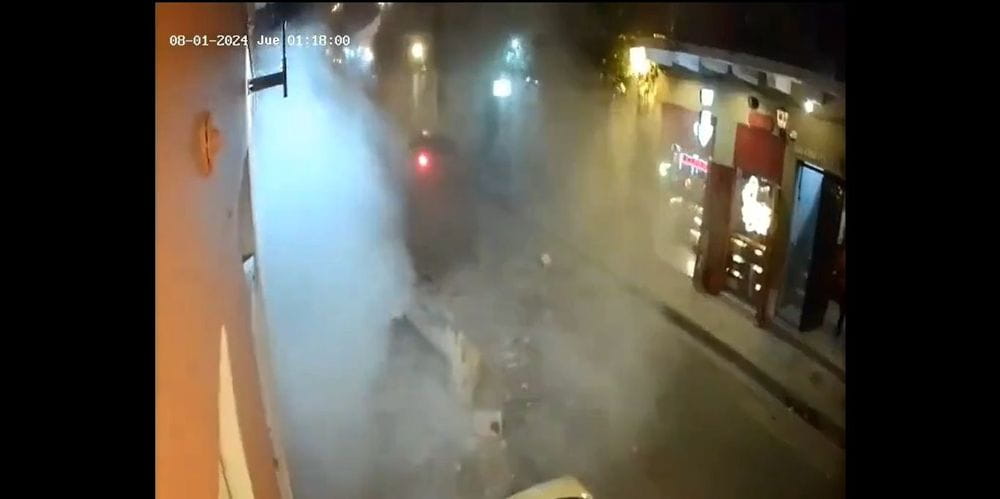 Video del momento exacto en que balcón de desploma en centro histórico de Cartagena