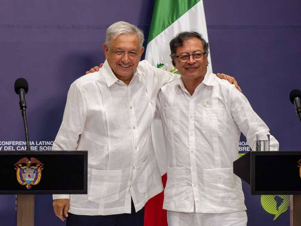 AMLO encabeza su "mañanera" y destaca el crecimiento económico de México