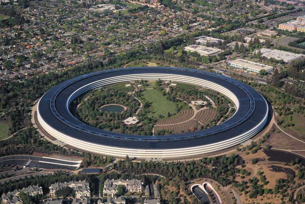 Apple logra beneficios millonarios en el primer semestre de 2024